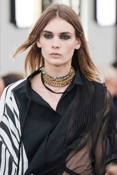 Look 83